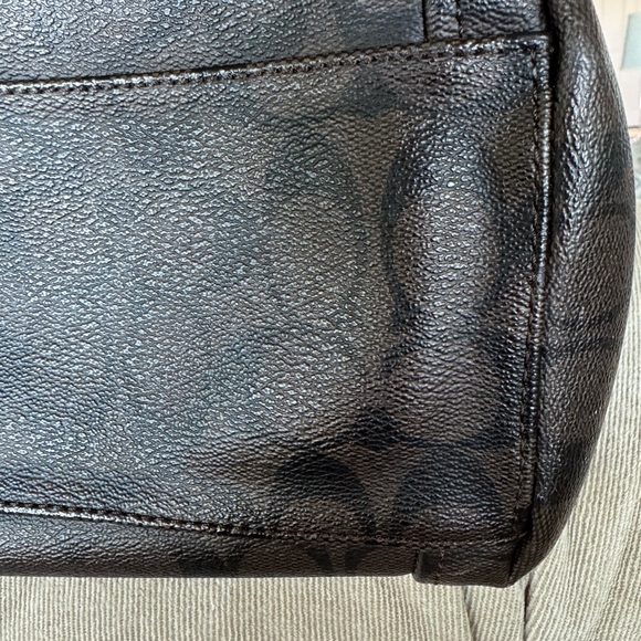 Coach Signature Purse- beautiful & great price!! - Picture 9 of 15